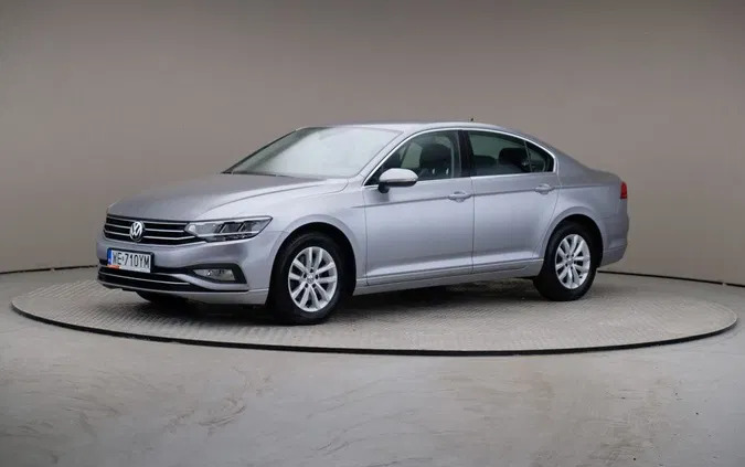 Volkswagen Passat cena 81899 przebieg: 82511, rok produkcji 2020 z Warszawa małe 211